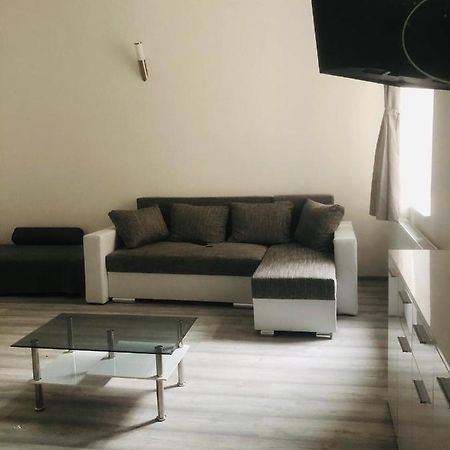 شقة Belvarosi Apartman 1 ميسكولك المظهر الخارجي الصورة