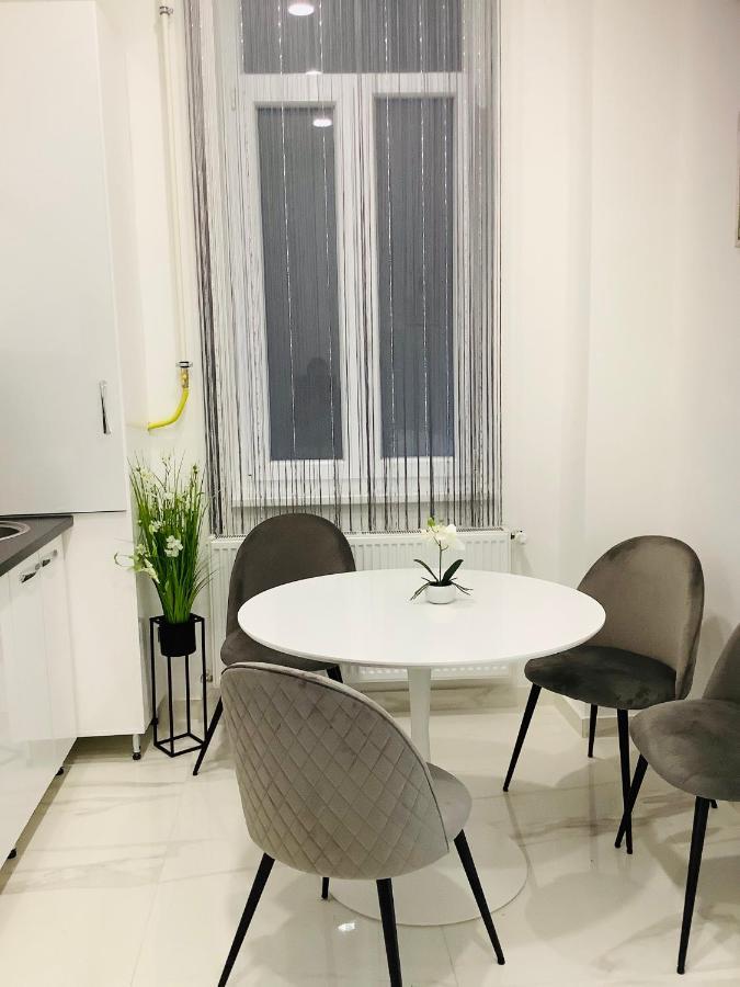 شقة Belvarosi Apartman 1 ميسكولك المظهر الخارجي الصورة