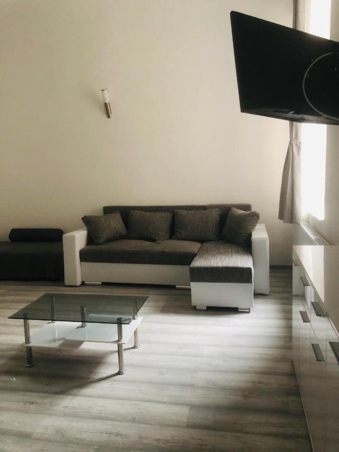 شقة Belvarosi Apartman 1 ميسكولك المظهر الخارجي الصورة